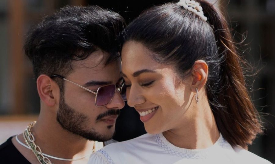 ‘Kanna Vich Waaliyan’ writer Hommie Dilliwala confesses his feelings for International model Aparna Nayr!