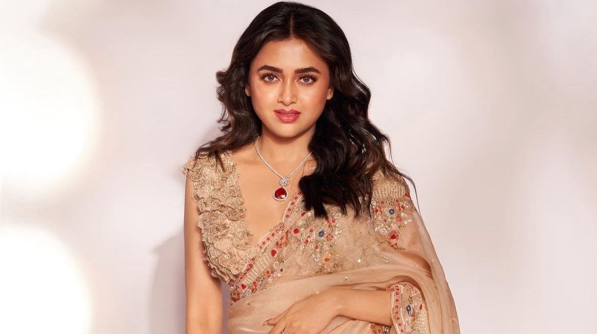 Tejasswi Prakash reminisces about her first Pay-Cheque!
