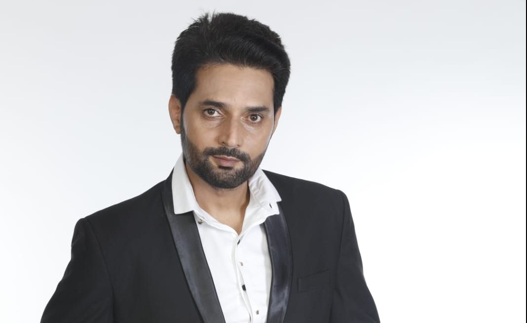 Because of a ‘Pakistan’ connection,  Rahat Kazmi changed his name to Rahhat Shah Kazm!