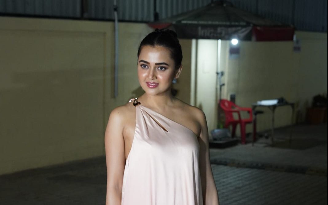 Tejasswi Prakash’s fans haven’t stopped gushing over her performance in ‘School College Ani Life’!