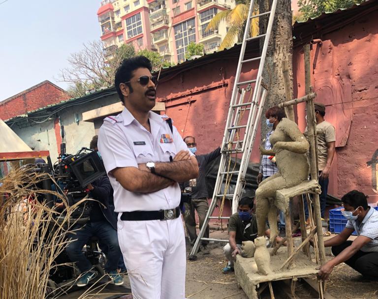 Sikandar Kher plays the role of an alcoholic cop in ‘Tooth Pari: When Love Bites’!