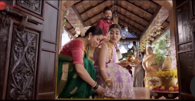 With her performance in ‘Yentamma’, Pooja has once again proven her dancing prowess!