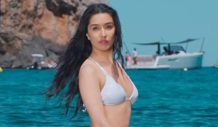 Now check out Shraddha Kapoor’s hot looks from, Tu Jhoothi Main Makkaar, on OTT!