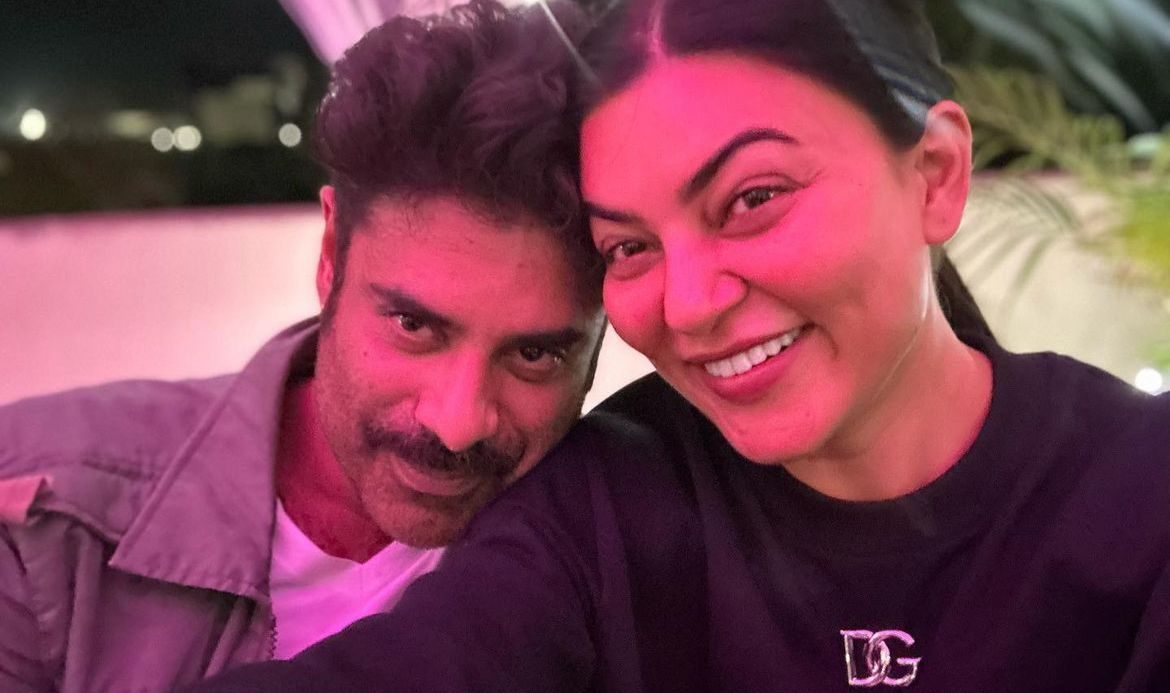 Sikandar Kher shares a cute selfie with Sushmita Sen!