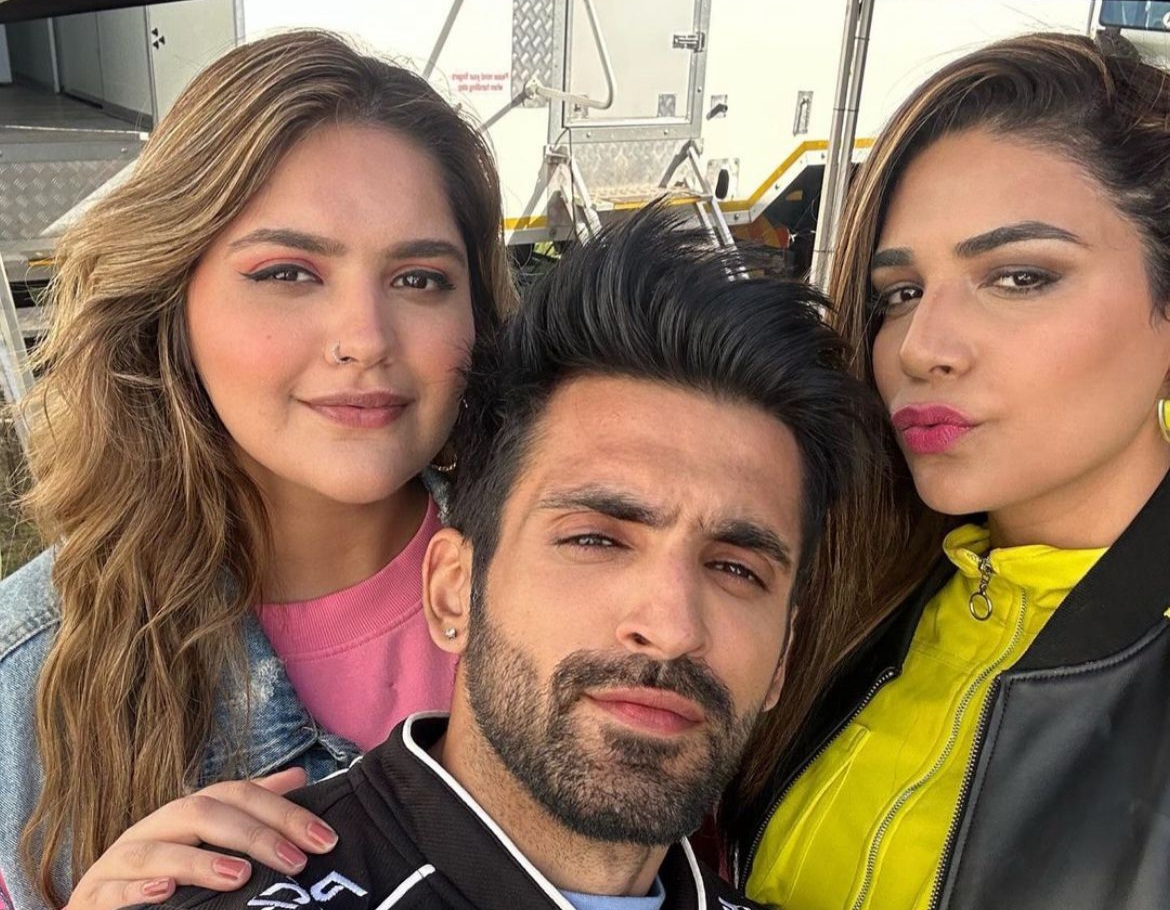 In Cape Town, South Africa,  Arjit Taneja bonds with KKK contestants!