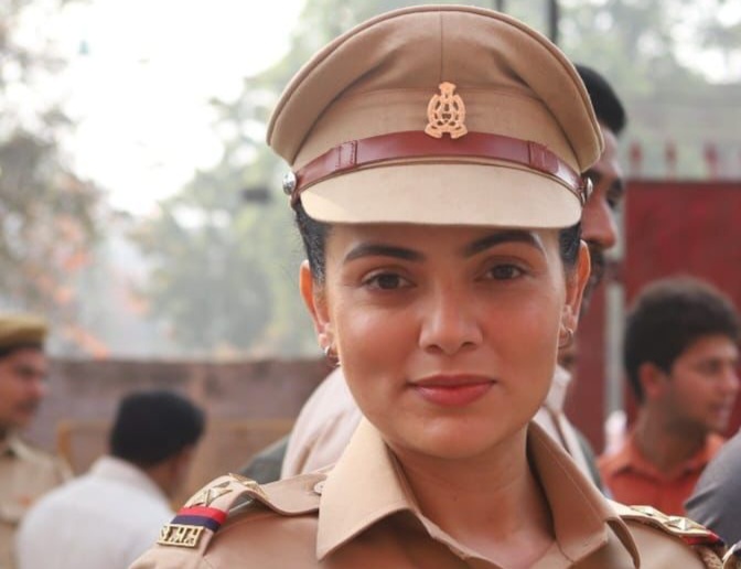 Indo-Qatar actress Urooj Khan wears Indian uniform in ‘Inspector Avinash’!