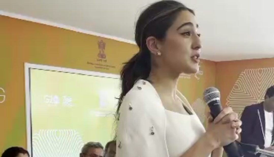 Sara Ali Khan makes headlines for her famous traditional looks at the India pavilion at Cannes!