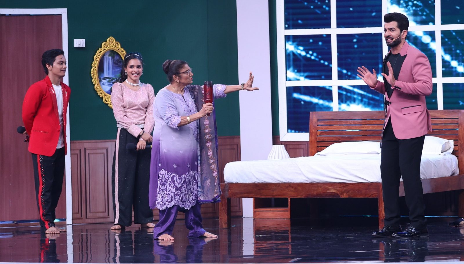 India’s Best Dancer S3 felicitates, India’s first stuntwoman, Reshma Pathan!