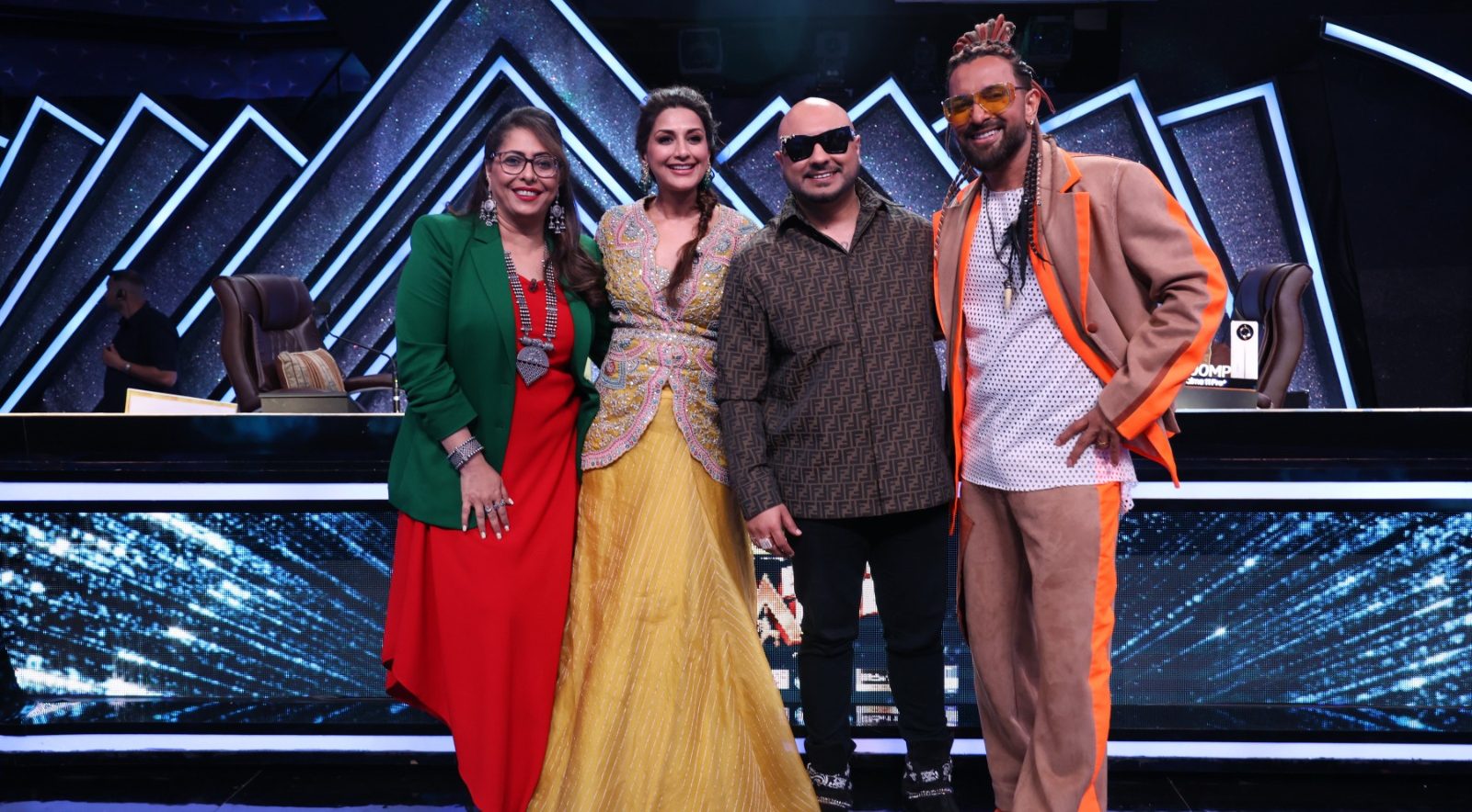 B Praak promotes ‘Kya Loge Tum’ in IBD 3, dedicates ‘Sach Keh Raha Hai’ to contestant Hansvi Tonk!