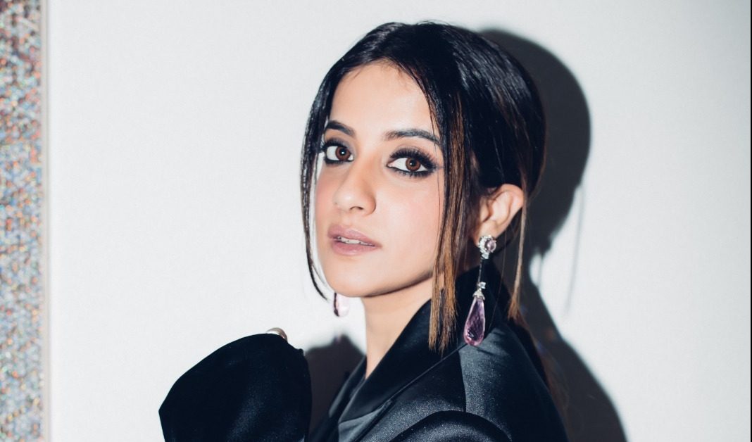 Enjoy Singer-Composer Jasleen Royal’s soul-soothing songs on her #birthday!