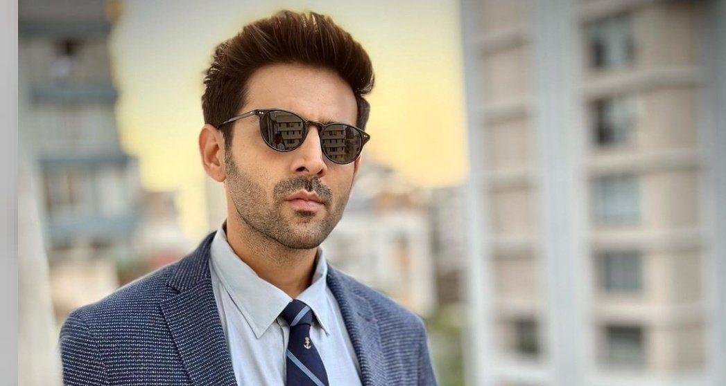 SatyaPrem Ki Katha actor  Kartik Aaryan wins Man of the Year award!!