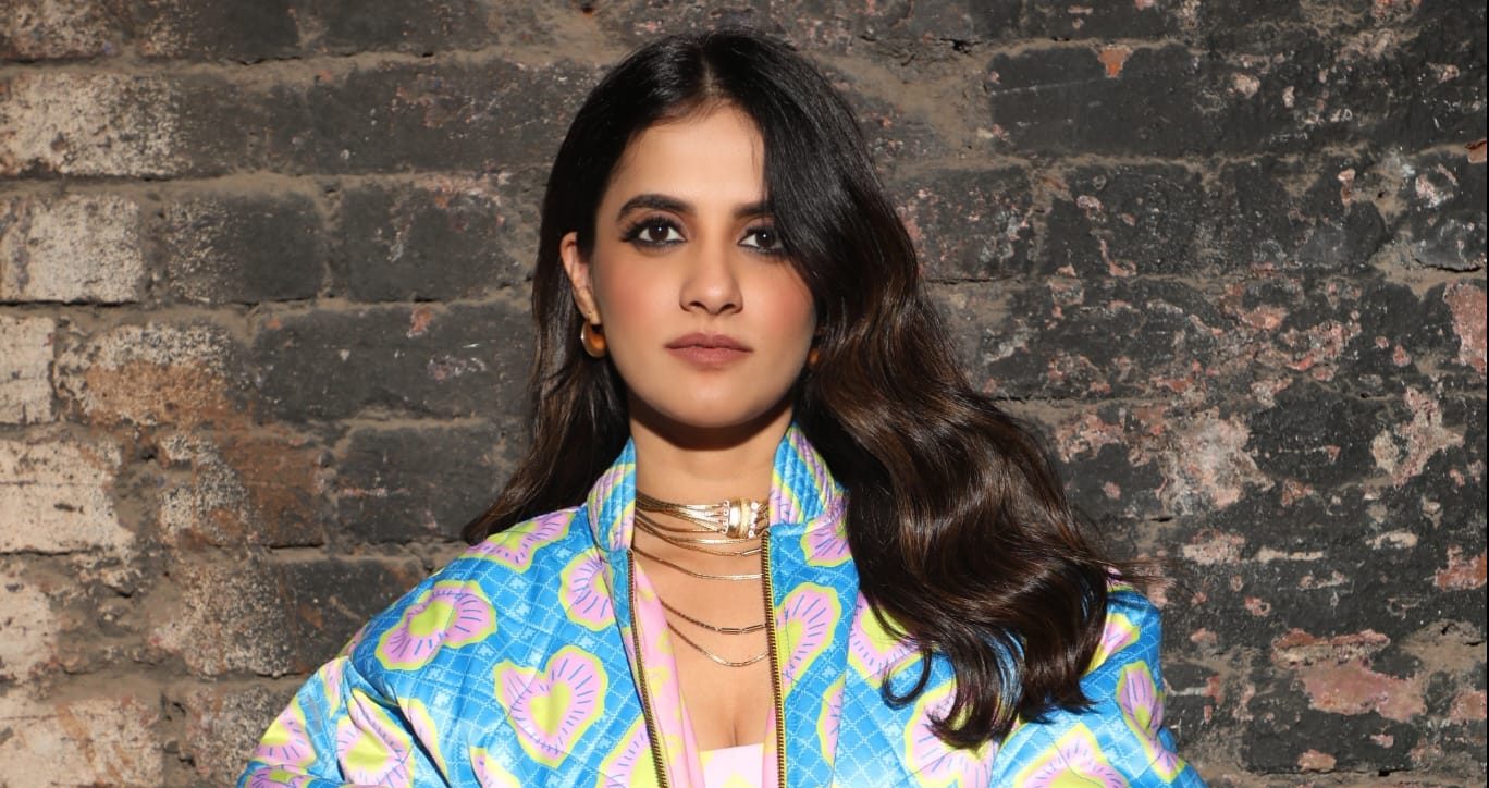 Jasleen Royal says, “Heeriye has been trending globally and I’m looking forward to singing it with everyone in the crowd”!