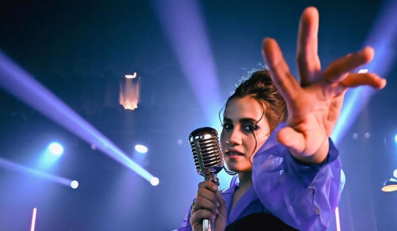 Ritabhari Chakraborty teams up with singer Nikhita Gandhi for ‘Time’!