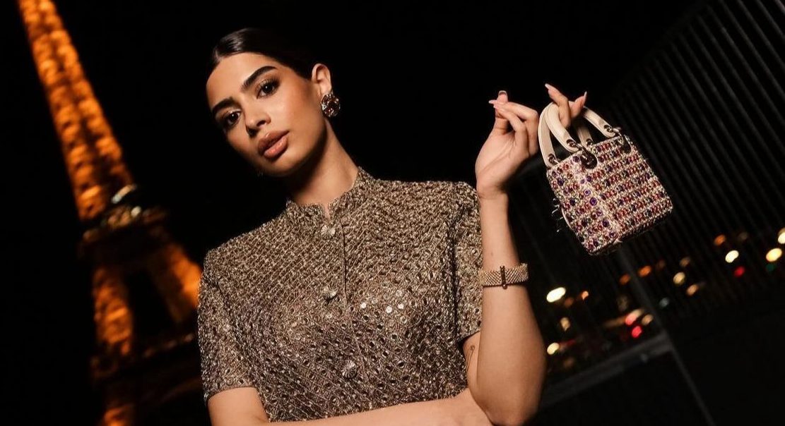 Khushi Kapoor visits the Eiffel Tower, posts pictures!