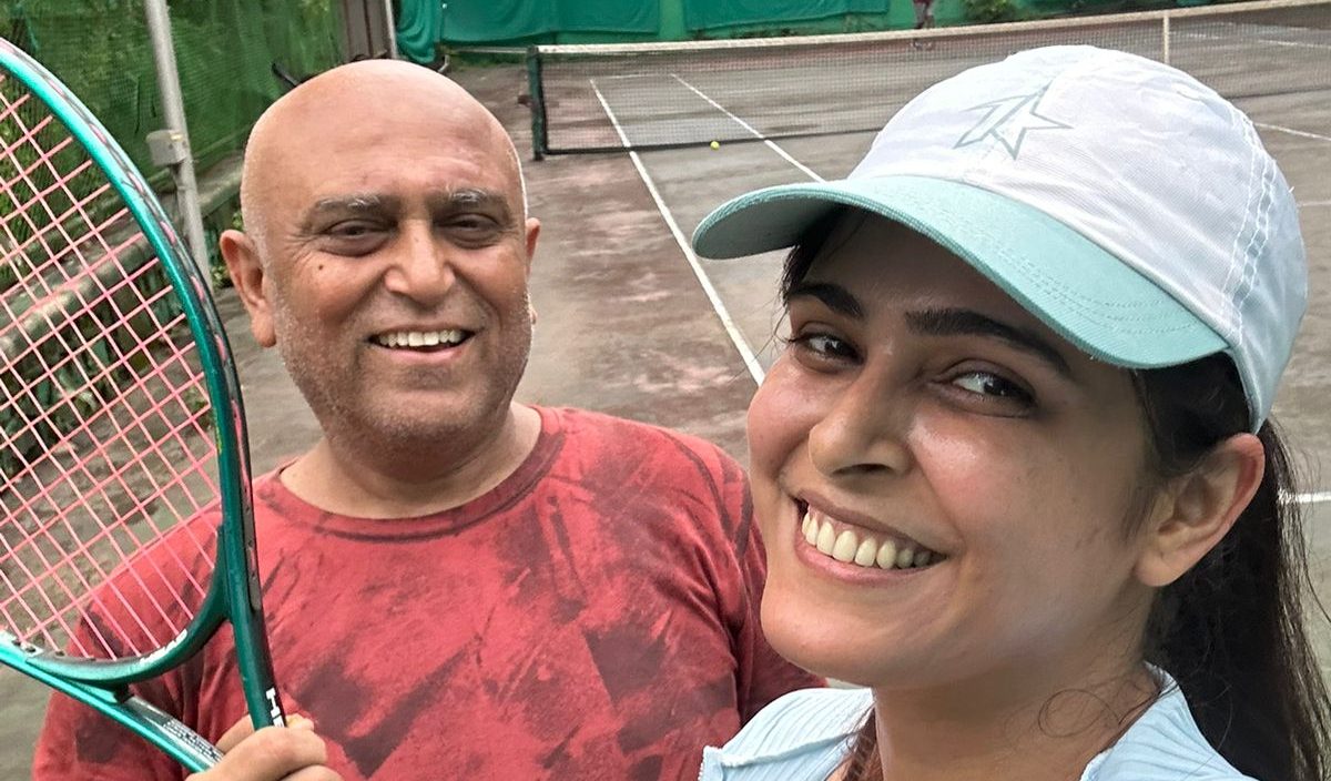 MadhurimaTuli enjoys a tennis match with her ’daddy cool’!