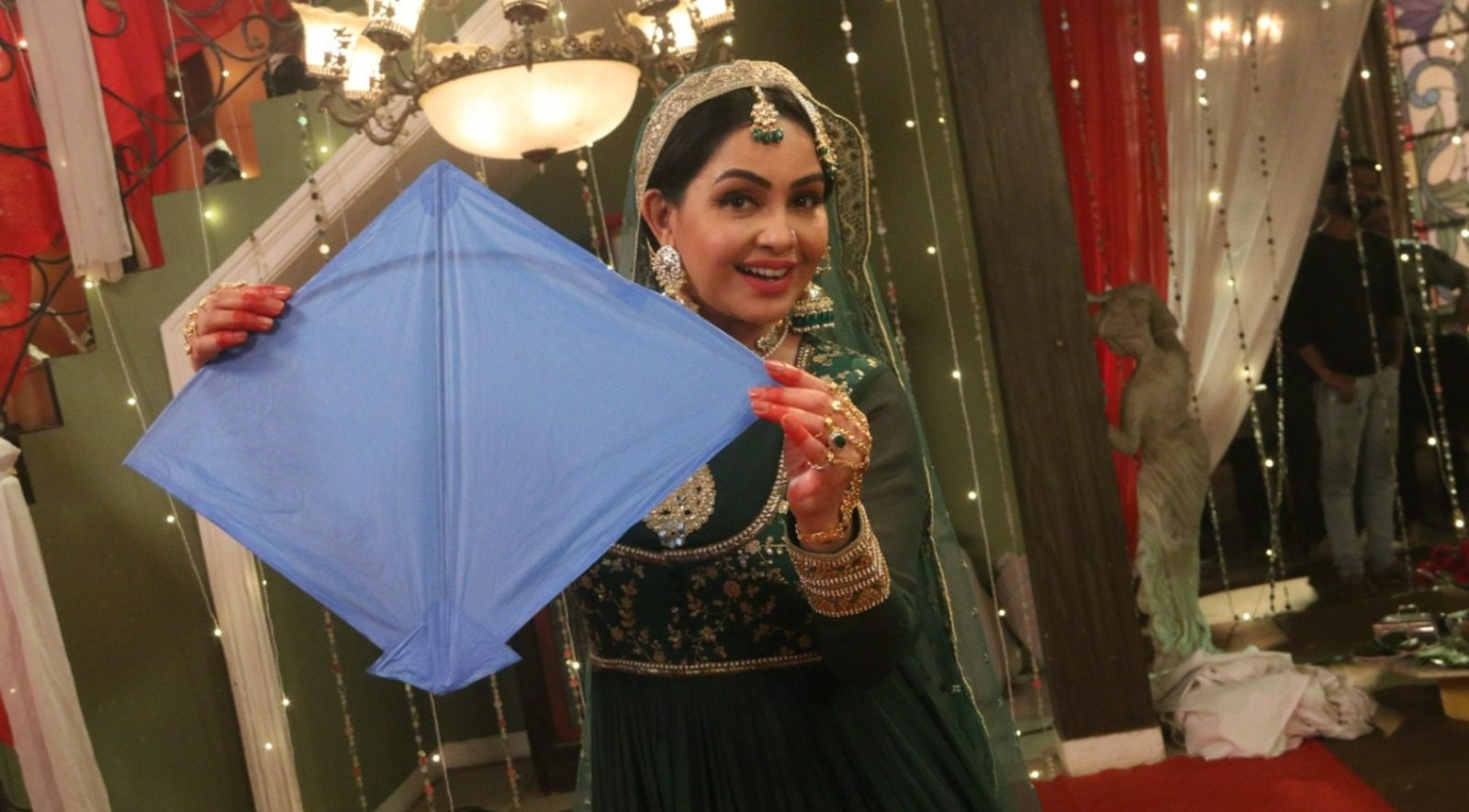 Vyom Thakkar, Geetanjali Mishra and Shubhangi Atre share their first Kite-Flying experience!