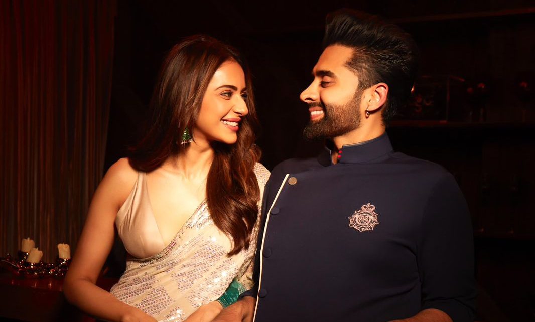 Rakul Preet Singh and Jackky Bhagnani chuck overseas plans, relocate the wedding to India!