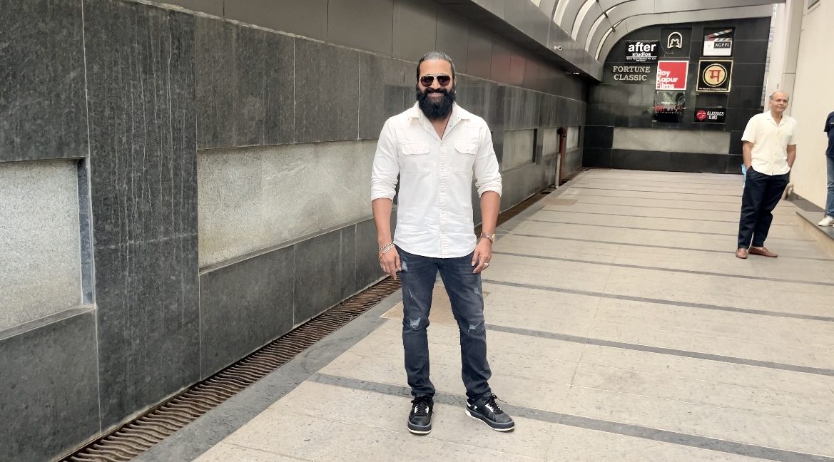 Rishab Shetty was spotted outside Ashutosh Gowariker’s office!