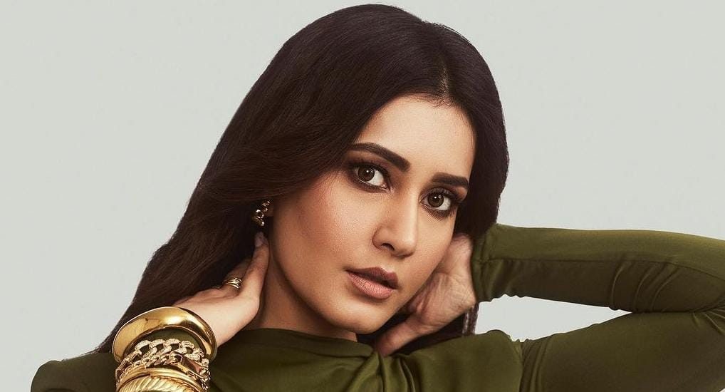 Multilingual Marvel Raashii Khanna’s next is ‘Yodha’ co-starring Sidharth Malhotra!