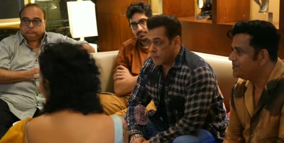 Salman Khan attends premiere of ‘Laapataa Ladies’, meets Aamir Khan!