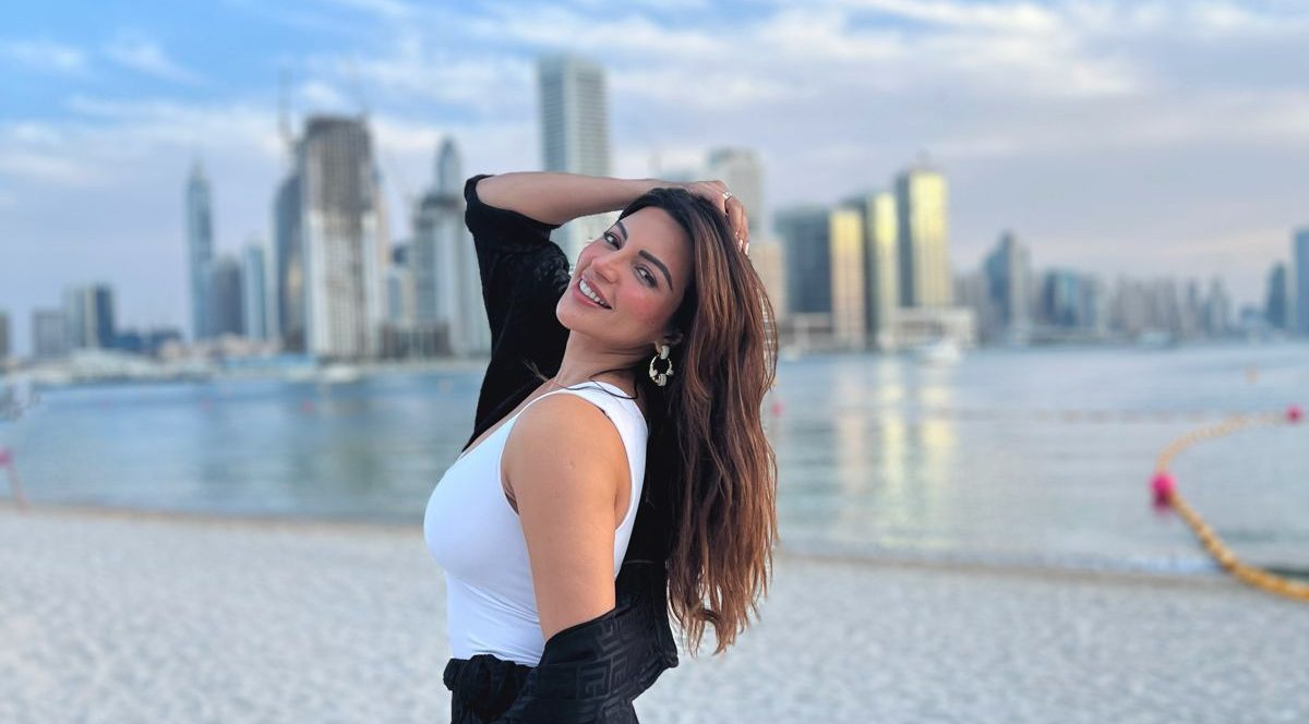 Shama Sikander shares a glimpse of her ‘Sunday special’ beach moment from Dubai!