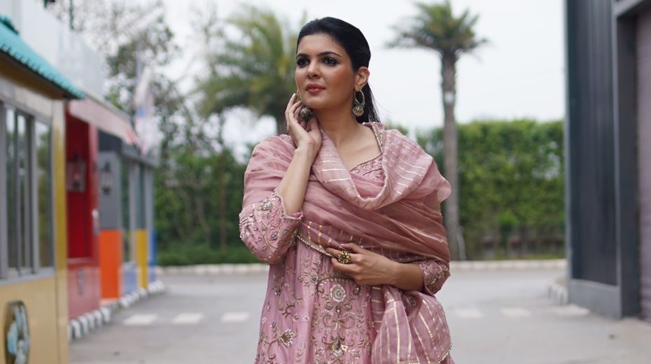 Ihana Dhillon gives Desi vibes!