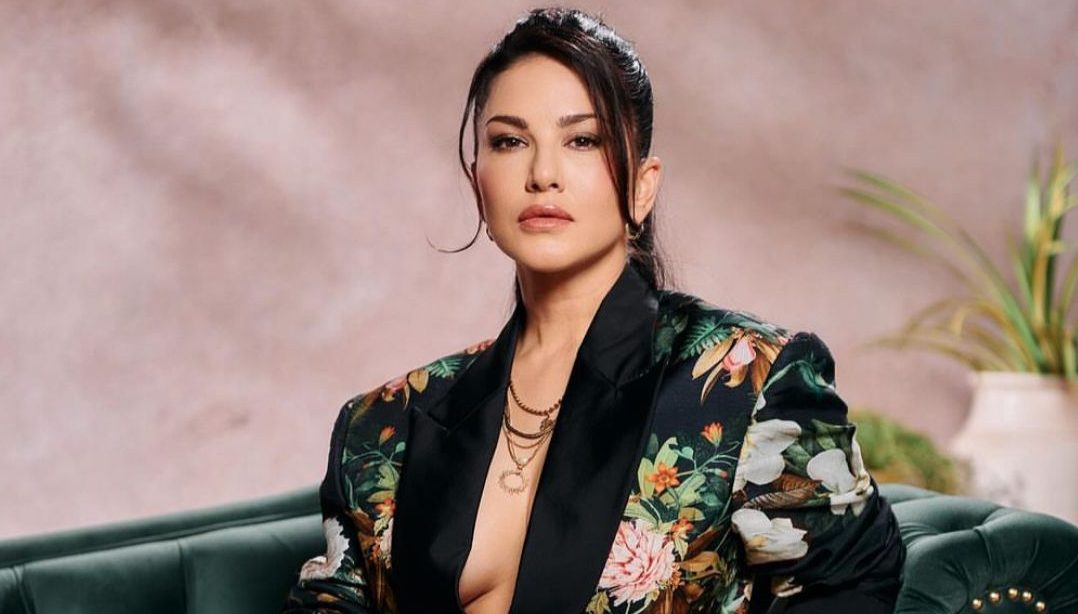 Sunny Leone imprints stylish Statements for Splitsvilla X5!