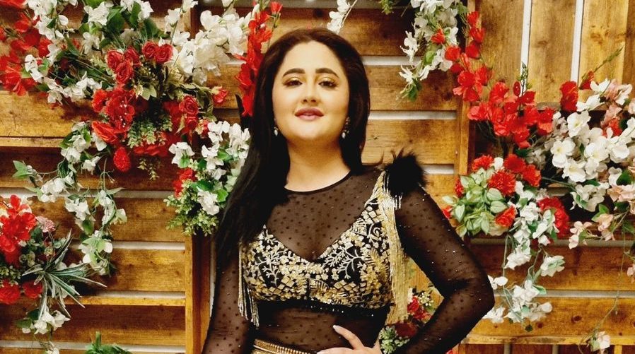 In ‘#JahangirNationalUniversity’, Rashami Desai to play a character of writer & professor!
