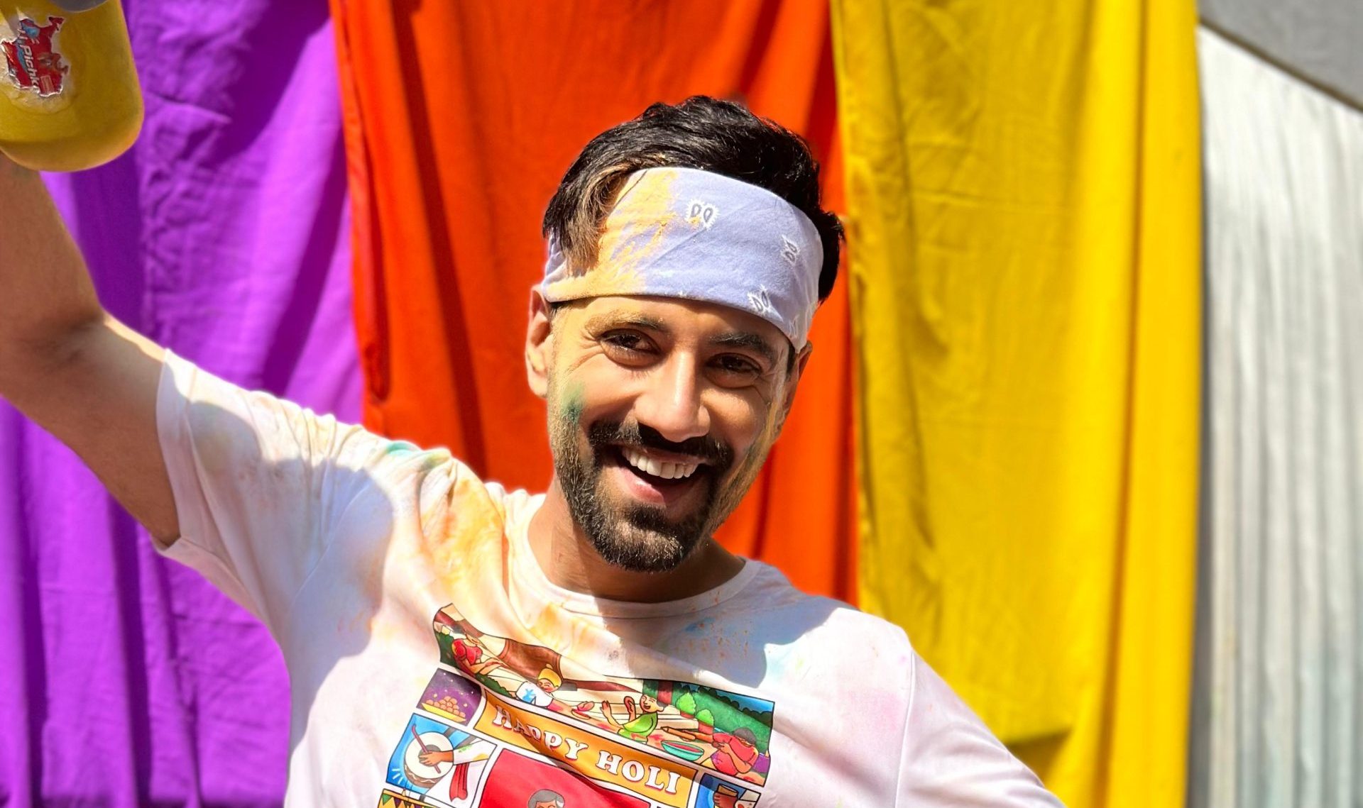 Karanvir Sharma enjoys Holi with his school friends!
