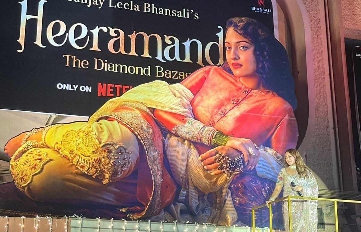 With Heeramandi’s ‘Tilasmi Bahein’  Sonakshi Sinha showcases her versatile artistry under Bhansali’s guidance!