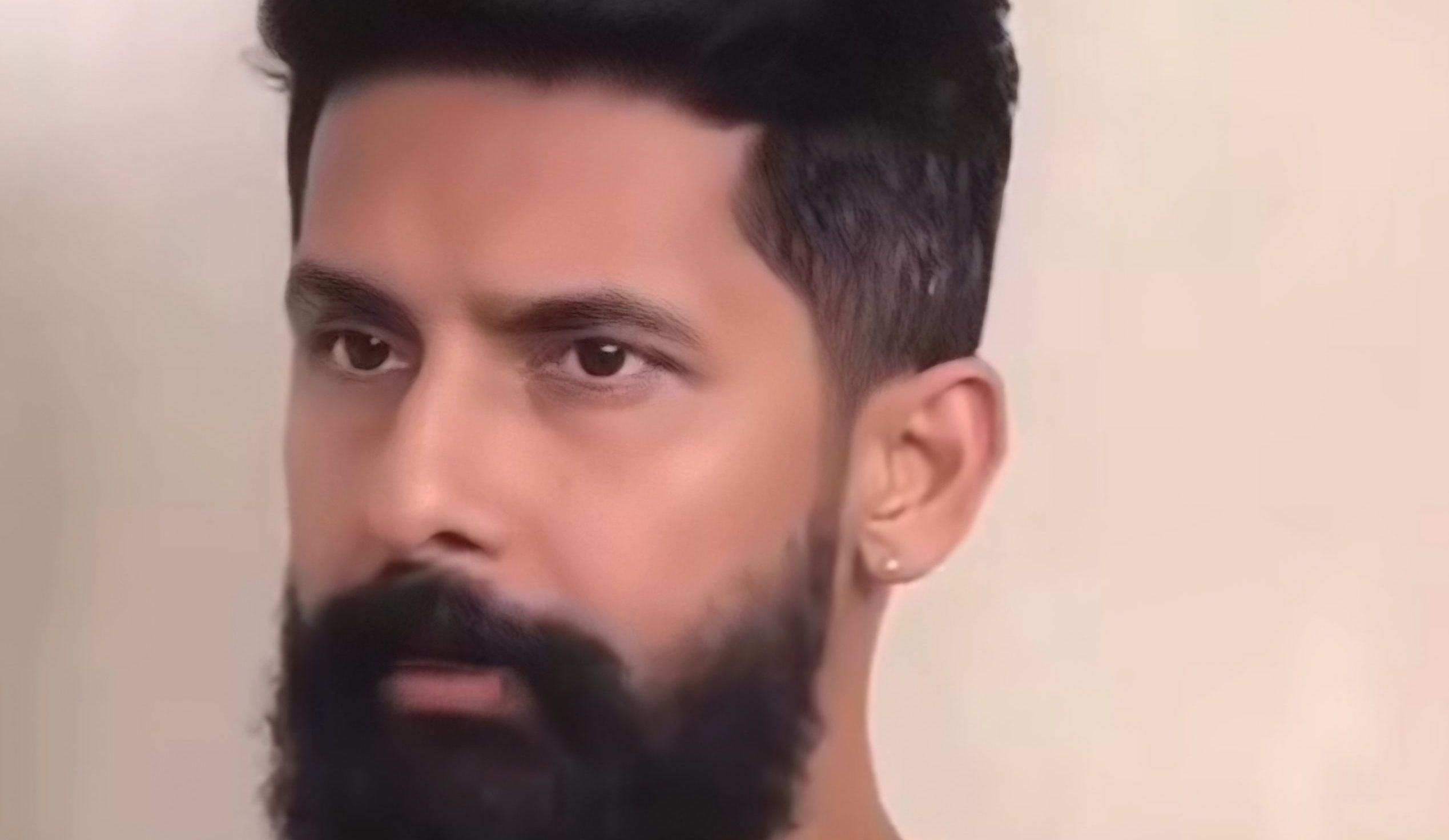 Ravi Dubey is in awe of his wife, says, “She is my hero”!