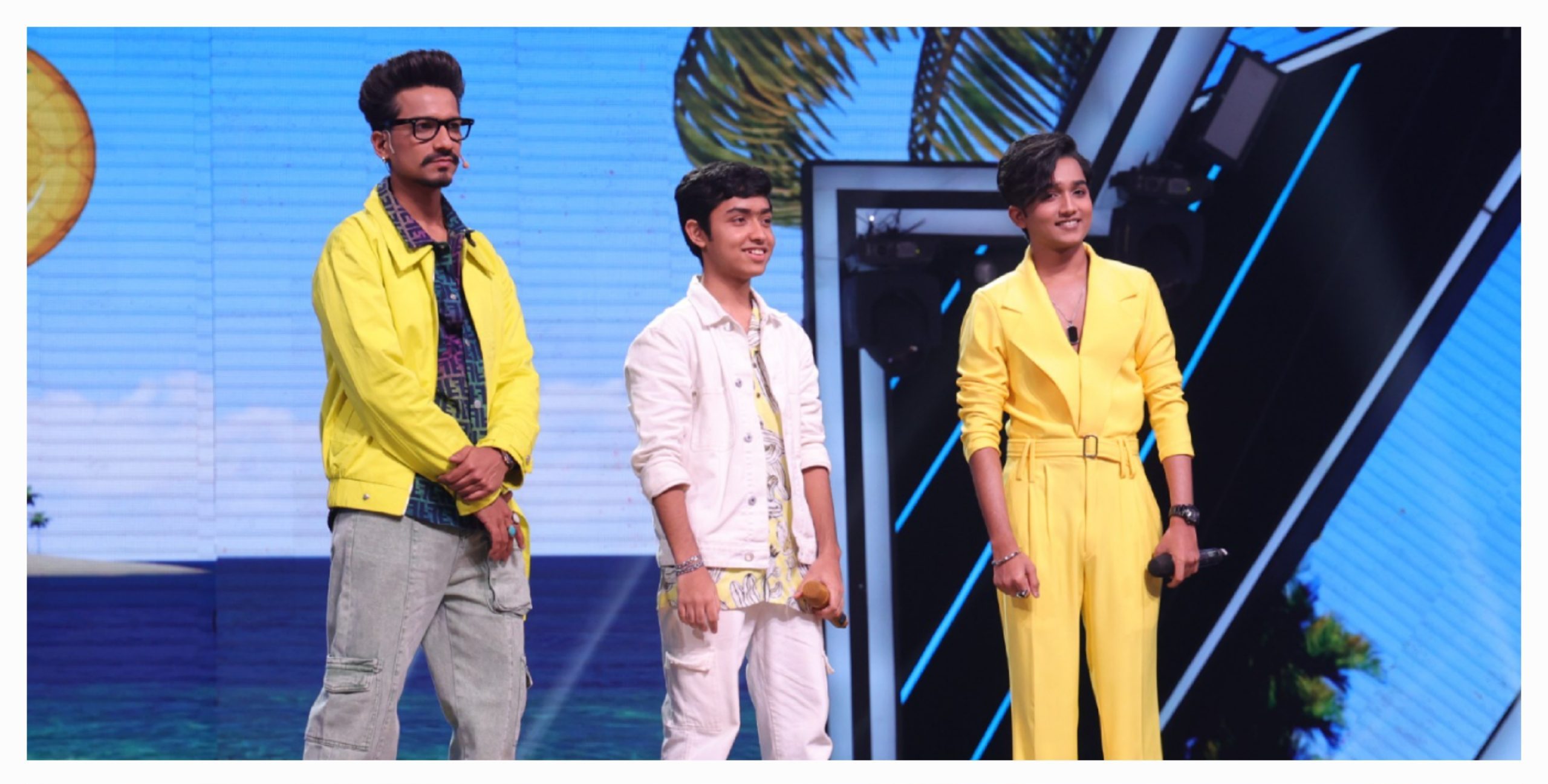 SS2 winner, Mohammad Faiz, presents his lucky strap to SS3 contestant Shubh Sutradhar!