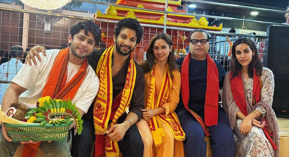 ‘Ishq Vishk Rebound’ actors Naila Grrewal and Rohit Saraf Seek blessings at Siddhivinayak Temple!