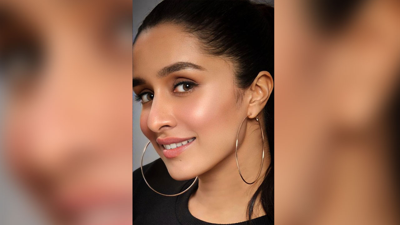 Shraddha Kapoor is reading scripts, wants to  choose the right one!