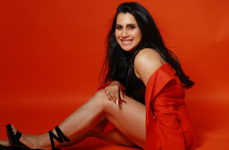 Nikhita Gandhi applauds the talented music director Amit Trivedi!