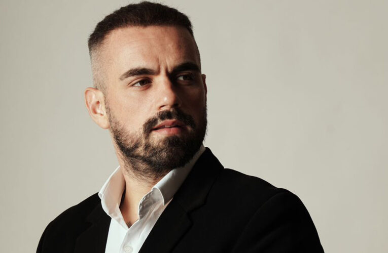 Florian Hurel is one of the most sought-after celebrity makeup artists and hairstylists!