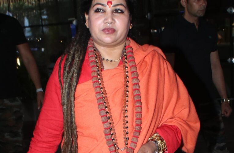 Mahamandaleshwar Sanjananand Giri Urges Bollywood Stars to Embrace Morality!