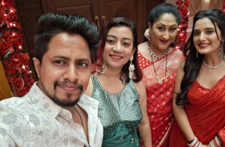 Rinhee Suberwal held a Tarot card reading session with the director of ‘Jaane Aajaane Hum Mile’!