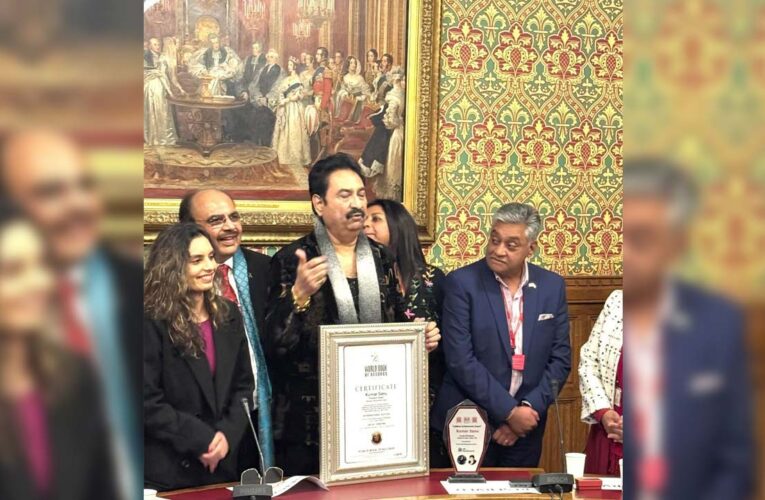 Kumar Sanu Receives Lifetime Achievement Award from World Book of Records in UK!