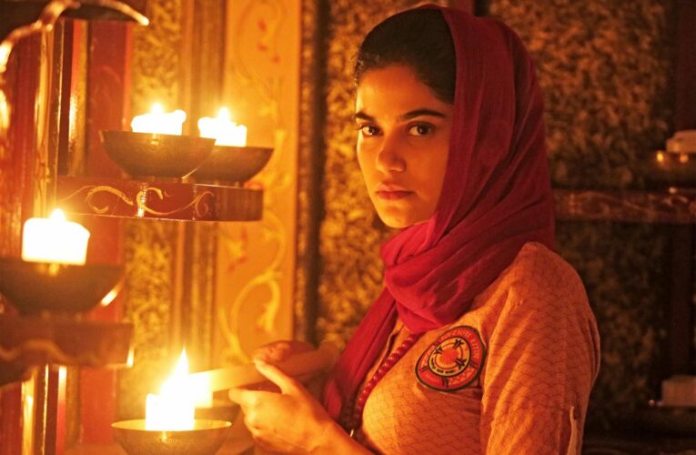 Ek Badnaam Aashram actor Aaditi Pohankar says, “Portraying a character who is both strong and vulnerable is always a challenge”!