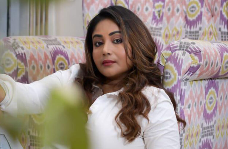 Moon Banerrjee urges everyone to avoid water balloons and dirty colours this Holi!