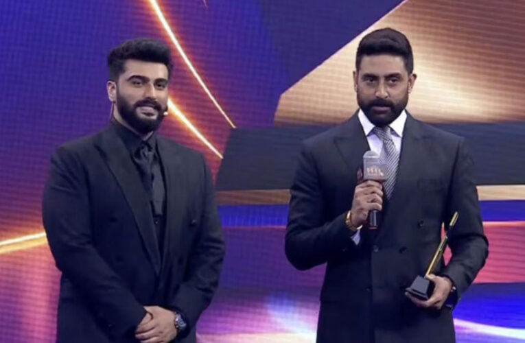 At the News18 Showsha Reel Awards 2025, Abhishek Bachchan displays his light-hearted side!
