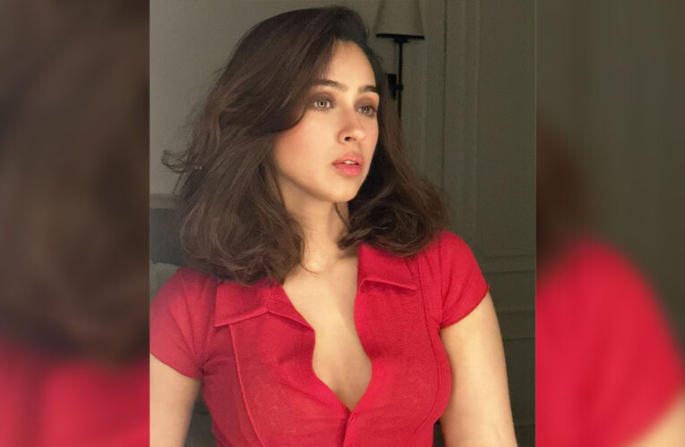Pashmina Roshan shares photos sporting short hair!