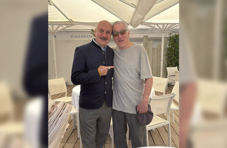 Bollywood’s Anupam Kher meets Hollywood’s Robert De Niro at Cannes!”