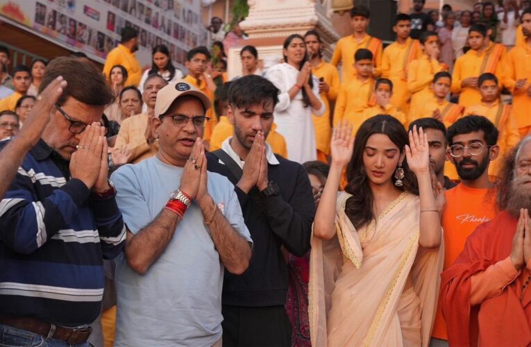 Team Ginny Wedss Sunny 2 takes a spiritual break to attend the Ganga Aarti at Rishikesh!