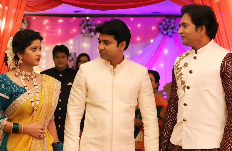 Review: Ashtapadi : A Musical Love Traingle!