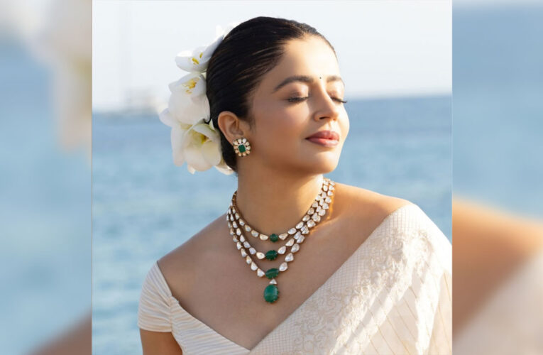 Waman Hari Pethe Jewellers Dazzle at Cannes!