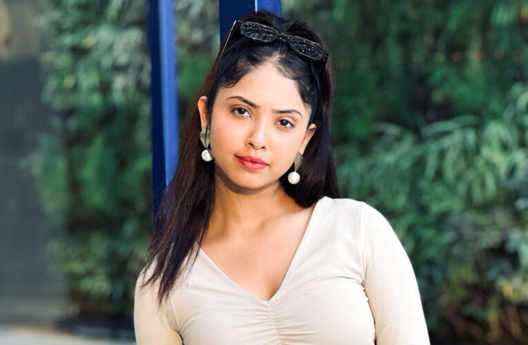 Sanju Choudhary’s Instagram feed is a delightful blend of energy, elegance, and authenticity!