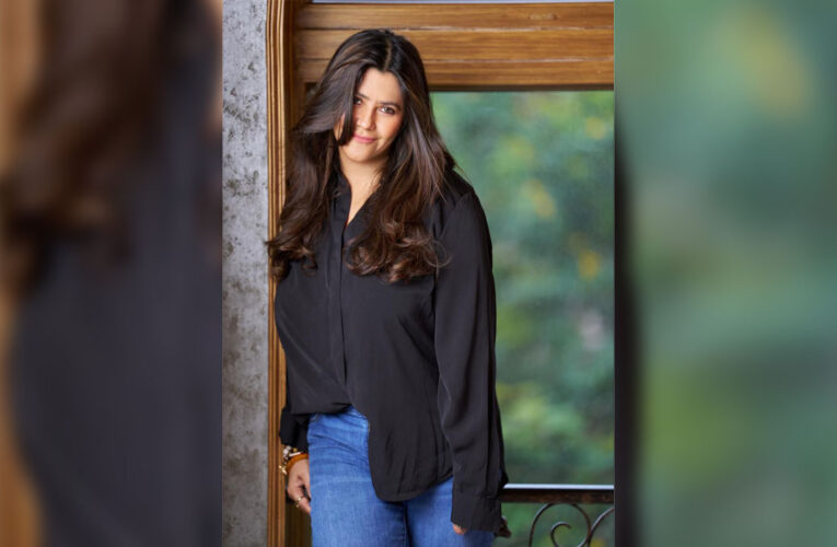 Smriti Irani and celebrities including Karan Johar, Kareena Kapoor wish Ekta Kapoor on her Birthday!