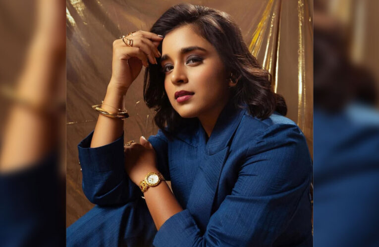 Sumbul Touqeer to Play Lead in ‘Jhaad Phook’!